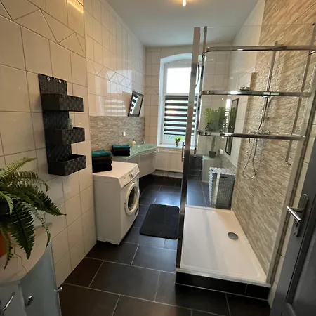Voll Ausgestattetes Gruppenapartment Bis 6 Personen Nr 4 Magdeburg