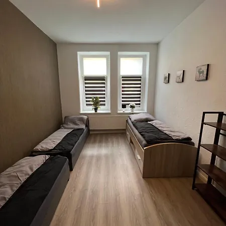 Voll Ausgestattetes Gruppenapartment Bis 6 Personen Nr 4 * Magdeburg